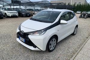 TOYOTA Aygo 1.0 VVT-i 69 CV 5 porte x-clusiv MMT