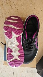 scarpe Frau o Asics oppure Sportive