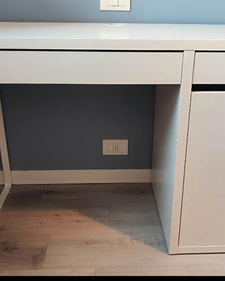 Scrivania Micke IKEA