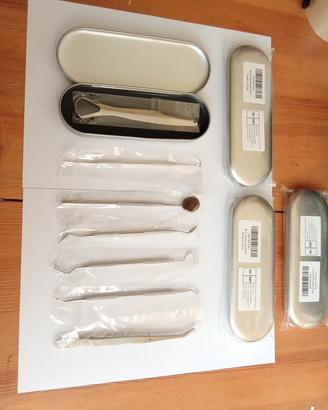 set cofanetto 7 pezzi per l'igiene dentale. Nuov