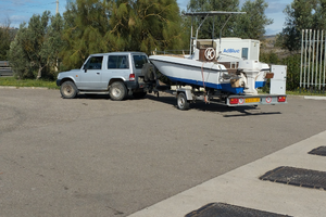 Barca con carrello ( con 737 da aggiustare )