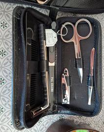 elegante set da toilette da viaggio da uomo