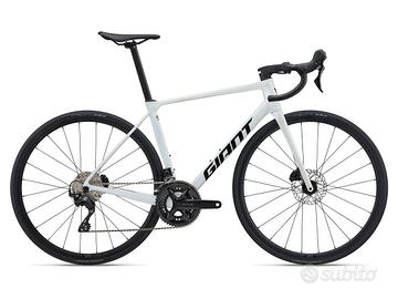 GIANT TCR Advanced 2 Kom 2025