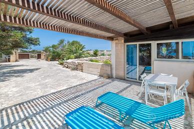 Monolocale azzurro 4 posti Favignana