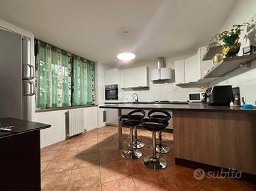 VILLA A SCHIERA A NONE