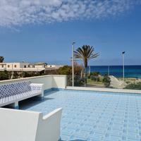 Casa fronte mare ideale per 2 famiglie