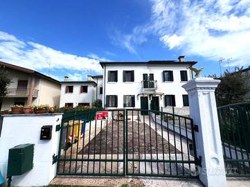PORZIONE DI BIFAMILIARE A SILEA
