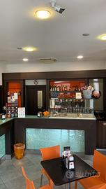 Arredamento bar completo