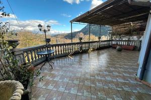 Villa autonoma completamente ristrutturata