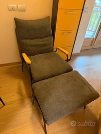Poltrona reclinabile con poggiapiedi