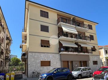 5 LOCALI A SAN BENEDETTO DEL TRONTO
