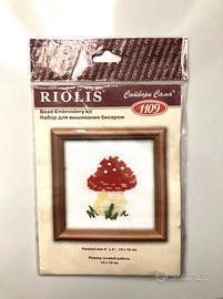 Kit per ricamo con perline "Fungo Amanita". Nuovo.