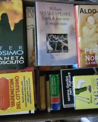 Oltre 100 libri di narrativa e saggistica
