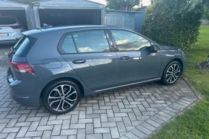 Volkswagen Golf 8 2.0 tdi 115cv DSG