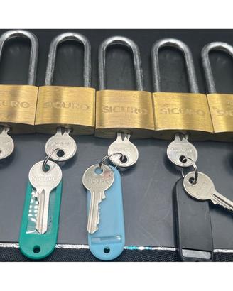 Lotto 5 Lucchetti Ottone Sicuro Arco Lungo 🔒