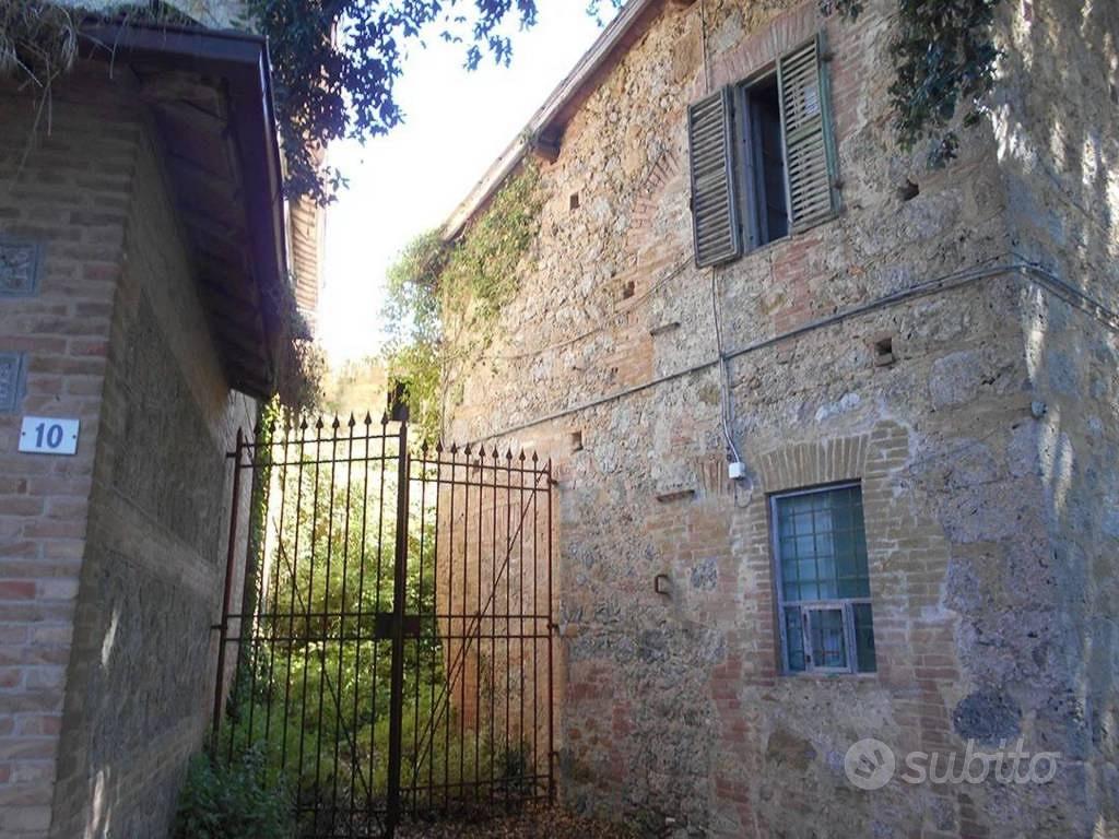 Immobile in asta di 1120 m² con più di 5 locali a - Vista 2
