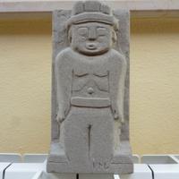 statuetta in pietra serena dell'artista F.Lay