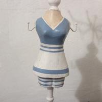 Portacollane in legno fatto a mano