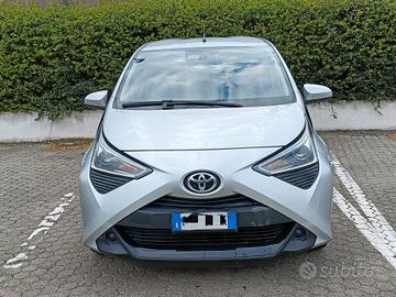 Toyota Aygo Connect 1.0 VVT-i 72 CV 5 porte x-wave