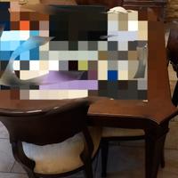 Stanza da pranzo 800 siciliano con tavolo e 4 sedi