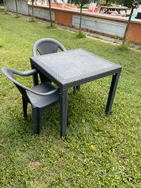 Tavoli e sedie da giardino