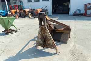 paletta idraulica posteriore per trattore agricolo