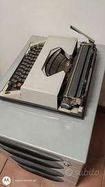 Macchina da scrivere anni 70