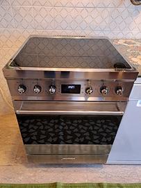 Cucina ad induzione Smeg libera installazione 