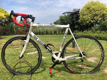 Bici da corsa artigianale in alluminio