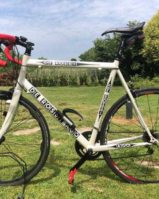 Bici da corsa artigianale in alluminio