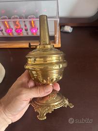 Lampada a petrolio e/olio in ottone