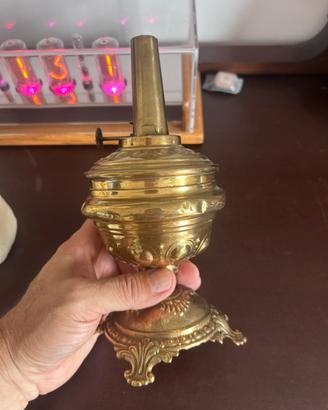 Lampada a petrolio e/olio in ottone