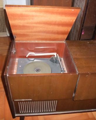RADIO E GIRADISCHI LOEWE OPTA
