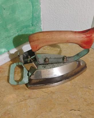 vecchio ferro da stiro elettrico 
