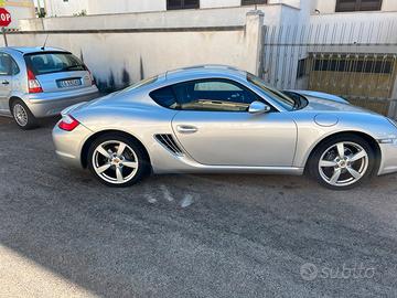 Porsche Cayman 2.7