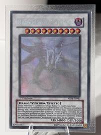 Drago rosso maestoso