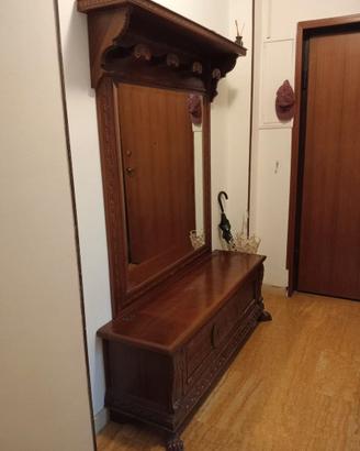 Mobiletto da ingresso: appendiabiti e cassapanca,