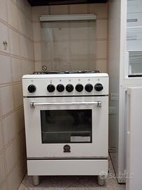 Cucina con cappa
