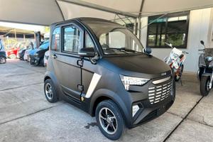 NUOVA MICRO CAR MIA ELETTERICA si guida a 14 anni 