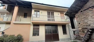 Casa libera su 2 lati