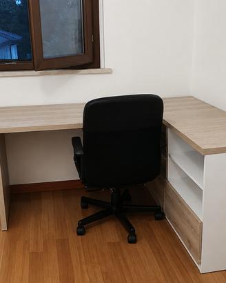 SCRIVANIA E SEDIA DA LAVORO