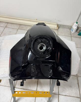 Serbatoio Honda hornet 750