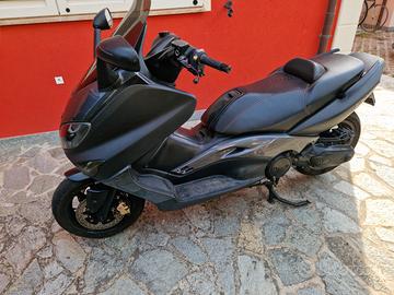 Yamaha T Max - 2004