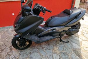 Yamaha T Max - 2004