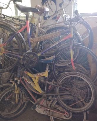 Stock di 9 biciclette