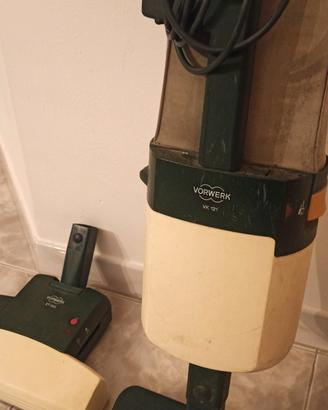 Folletto Vorwerk VK 121 + Battitappeto ET 340 – Fu