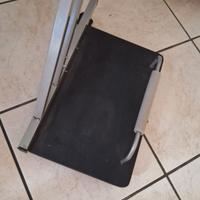 scrivania porta PC con rotelle