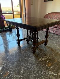 Tavolo in legno antico