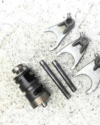 SUZUKI DR 600 R 600 DESMO DESMODROMICO E FORCHETTE