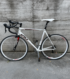 BICI DA CORSA TG.56 – FORCELLA CARBONIO – SHIMANO
